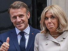 Боится, что штаны оттопырятся: что разрушает психику Брижит Макрон