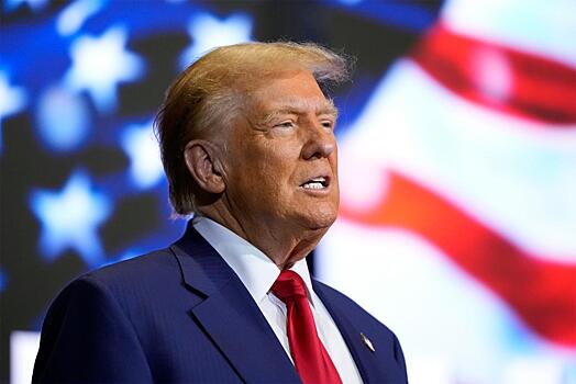 Трамп заявил, что от ветряных электростанций погибают миллионы птиц