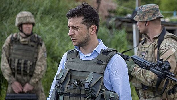 Зеленский посетил зону военной операции в Донбассе