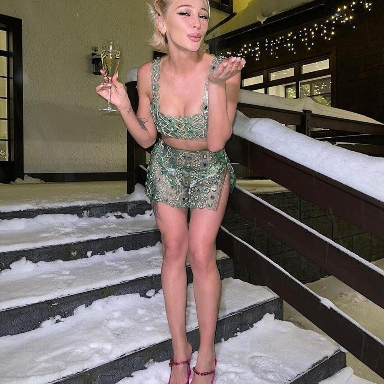 голая корпоратив частное Сколько стоит Настя Ивлеева: Super выяснил, за какую сумму блогер готова  провести корпоратив и вернется ли она на экраны - Рамблер/новости