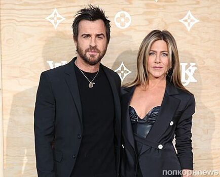 Дженнифер Энистон, Наталья Водянова и другие звезды на презентации Louis Vuitton в Париже