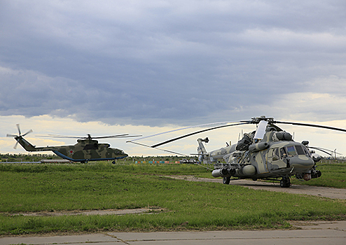 Экипажи вертолетов Ми-26 и Ми-8АМТШ 4-й армии ВВС и ПВО принимают участие в учении по тушению пожаров в Ростовской области