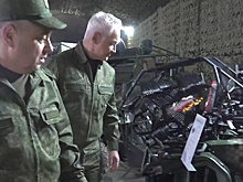 Минобороны РФ показало наземных роботов для доставки дронов