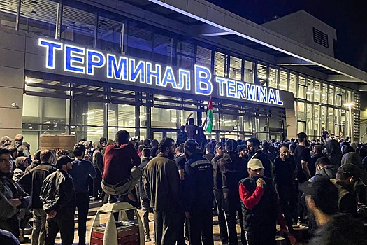 Следователи возбудили дело после массовых беспорядков в аэропорту Махачкалы
