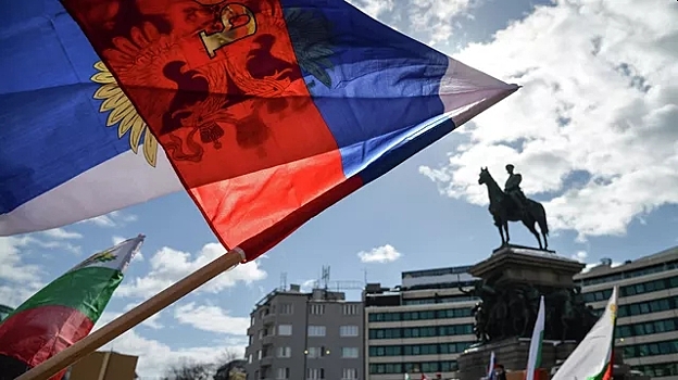 Болгария прекратила выдачу виз россиянам