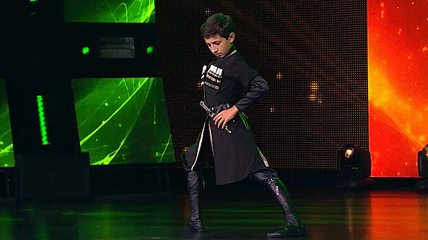 Леон Капба станцевал абхазский танец с членами жюри "Ты супер! Танцы"