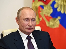 Путин поздравил Нурмагомедова с победой