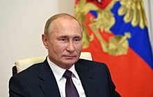 Путин поздравил Нурмагомедова с победой