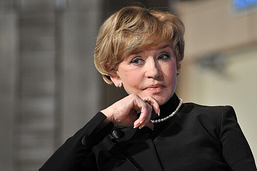 Вера Алентова продолжает носить обручальное кольцо