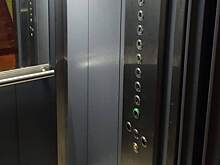 В доме на Полбина починили двери кабины лифта