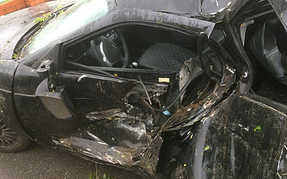 В Ряжске «Лада» врезалась в дорожное ограждение, трое пострадали