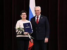 Председатель Саратовской областной Думы Алексей Антонов вручил Почетные грамоты регионального парламента отличившимся волонтерским организациям региона