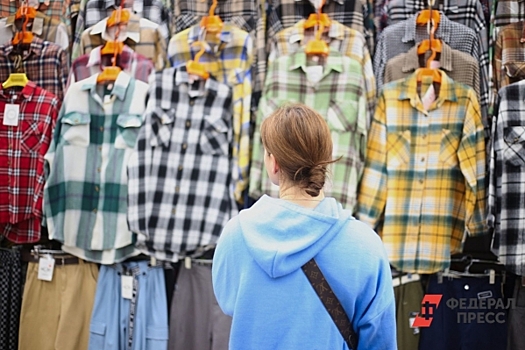 Стилист Рогов назвал россиянам всегда актуальные цвета одежды