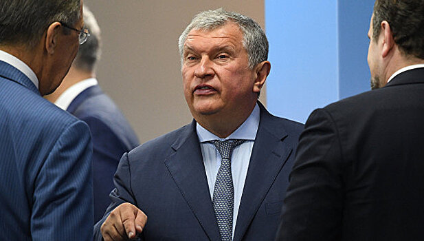 Сечин заявил о необходимости мер в поддержку судостроительных компаний