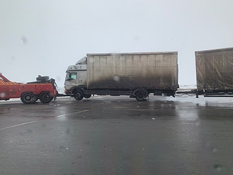 Дальнобойщик ударил нижегородского полицейского ногой в лицо