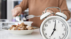 Учёные рассказали, во сколько лучше ужинать зимой