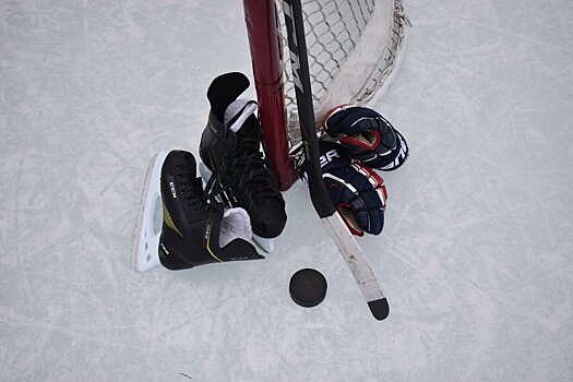 Хоккеисты «Ижстали» потерпели поражение на домашнем льду от «Омских Крыльев»