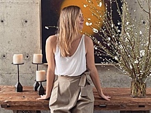 От интерьера с сакурой у Шараповой до Гаги на диване цвета лаванды: где проводят карантин звезды — фото