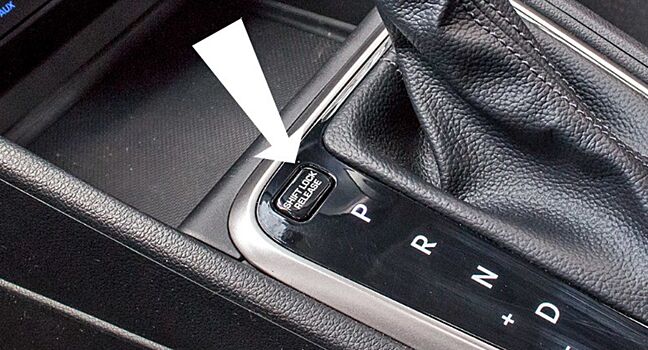 Скрытые кнопки автомобиля, о которых многие не знают