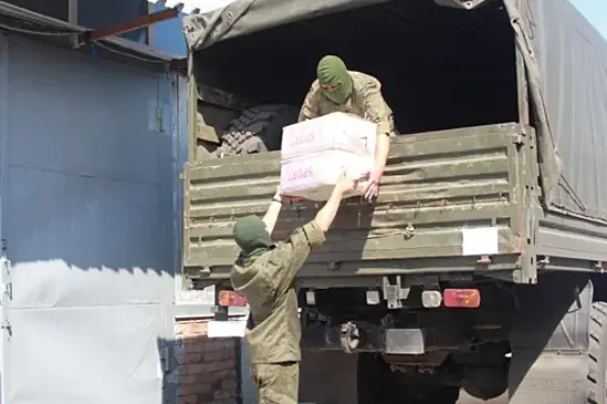 Самарские таможенники передали 3,3 тыс. пар кроссовок на нужды участников СВО