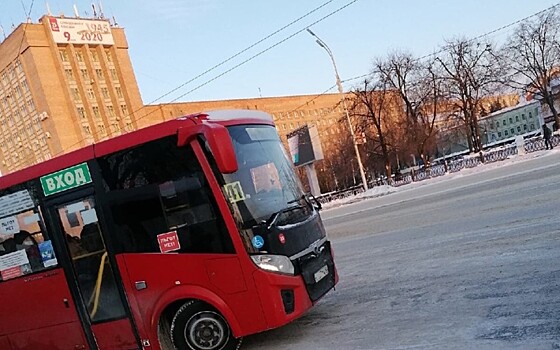 В Рязани беременная женщина упала в скользкой маршрутке