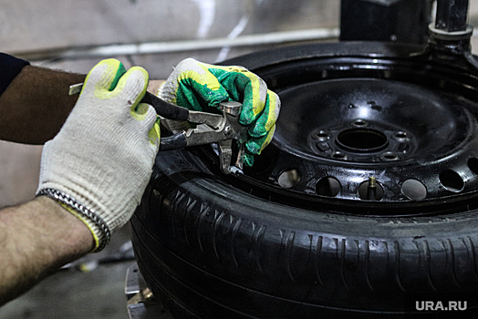 Мэрию Кургана заставили выплатить сотни тысяч водителю за поврежденную машину