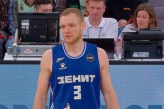 Баскетболист Денис Захаров подписал контракт с УНИКСом