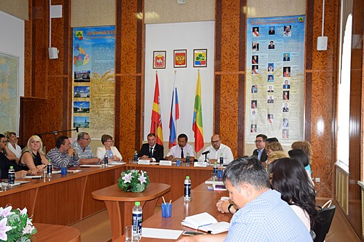 Болевые точки района зеленого трилистника обсудили эксперты Общественной палаты Челябинской области