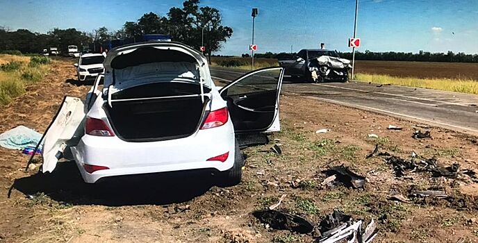 Два человек погибли и три пострадали в ДТП на донской трассе