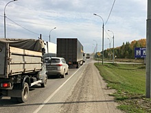 «Стоим на месте 40 минут»: на подъезде к аэропорту Толмачёво скопилась огромная пробка