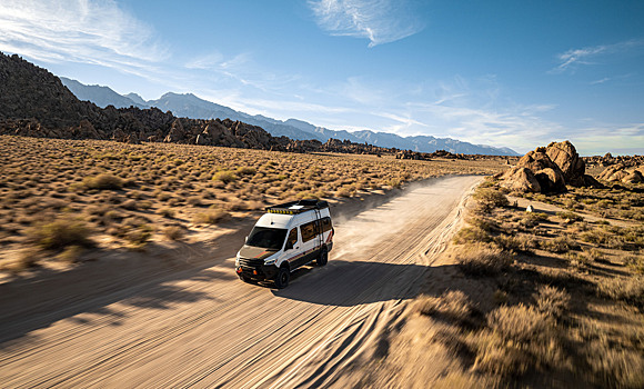 Маск пообещал движущимся машинам доступ к спутниковому интернету