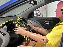 Новые Mazda и Mercedes испытали в краш-тестах