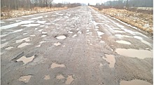 Жители Псковской области пишут о сходящем вместе со снегом асфальте