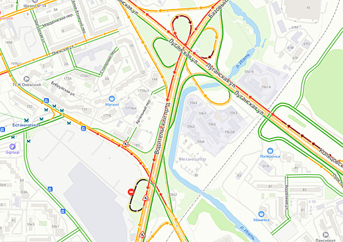На Объездной дороге в Екатеринбурге изменили движение транспорта. Терпеть пробки придется ради ТЦ
