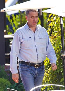 Семья Байдена воюет за его миллионы, пока он борется с раком