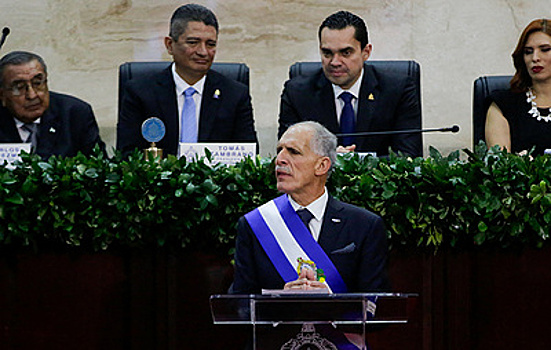 Насри Асфура вступил в должность президента Гондураса