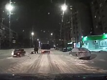          На проспекте Строителей сбили подростка. Водитель автомобиля даже не остановился после наезда       