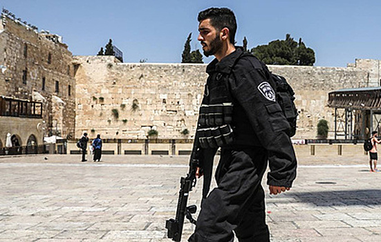 Среди арабского и еврейского населения в израильских городах вспыхнули беспорядки