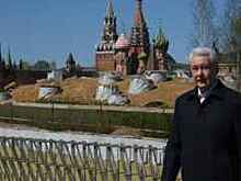 С.Собянин осмотрел ход работ по благоустройству улиц Кремлевского кольца