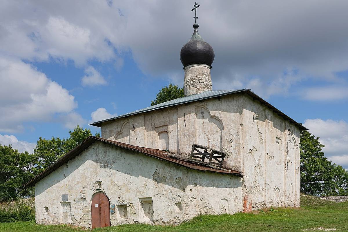 В Псковской области обнаружили уникальный склеп