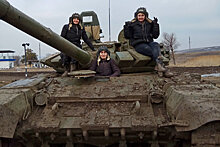 Крымчанки впервые приняли участие в женском танковом биатлоне