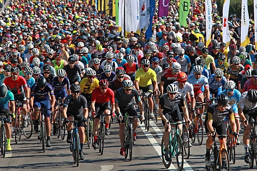 В Москве прошли велогонка и велофестиваль La Strada