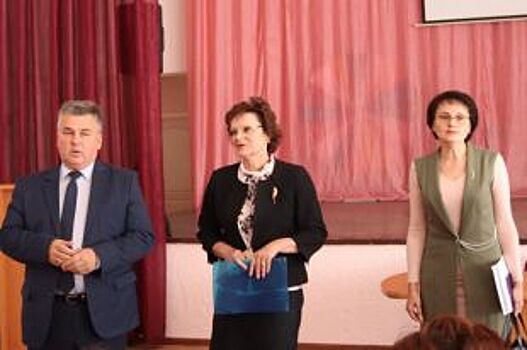 В 72-ю школу Ульяновска назначили нового директора Марину Алексееву