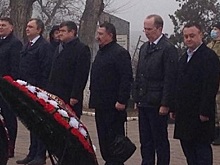 В Астрахани в честь Дня защитника Отечества возложили цветы к памятникам воинской славы