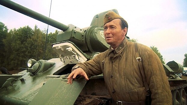 Сергей Безруков стал танкистом