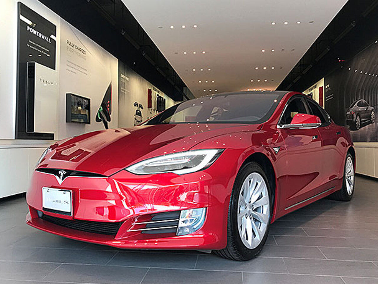 Полноприводная Tesla — машина будущего или очередной «пузырь» Илона Маска?  - Рамблер/авто