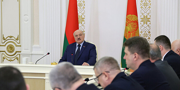 «Кровь в жилах закипает»: Лукашенко оценил работу коммунальщиков
