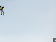 Екатеринбуржец прыгнул с высотки и снял себя на камеру