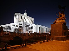 Экономист предложил «отодрать» чиновников от олигархов