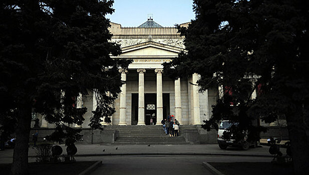 Первая моновыставка художника Клюндера открылась в Музее имени Пушкина